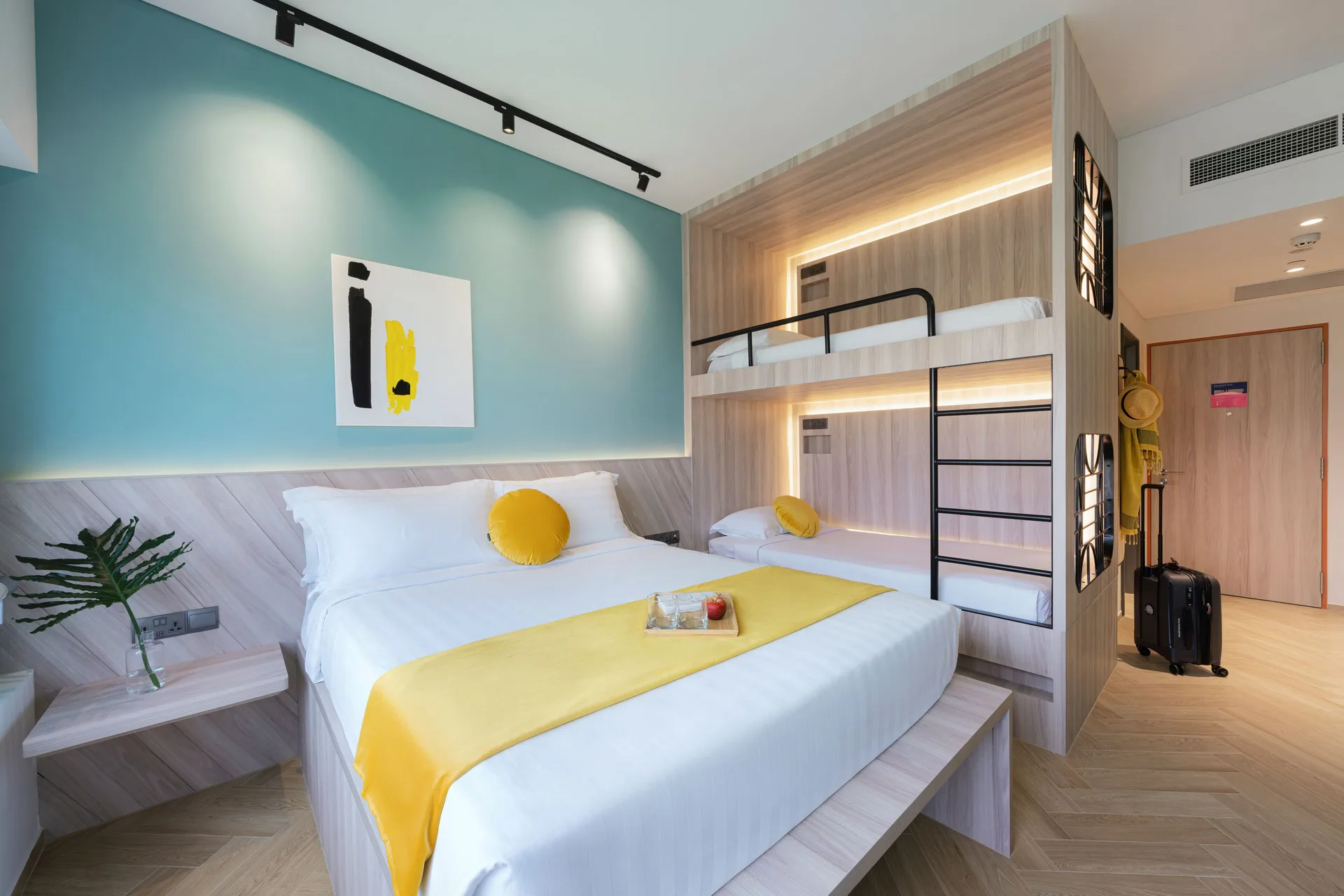 Furama RiverFront — room