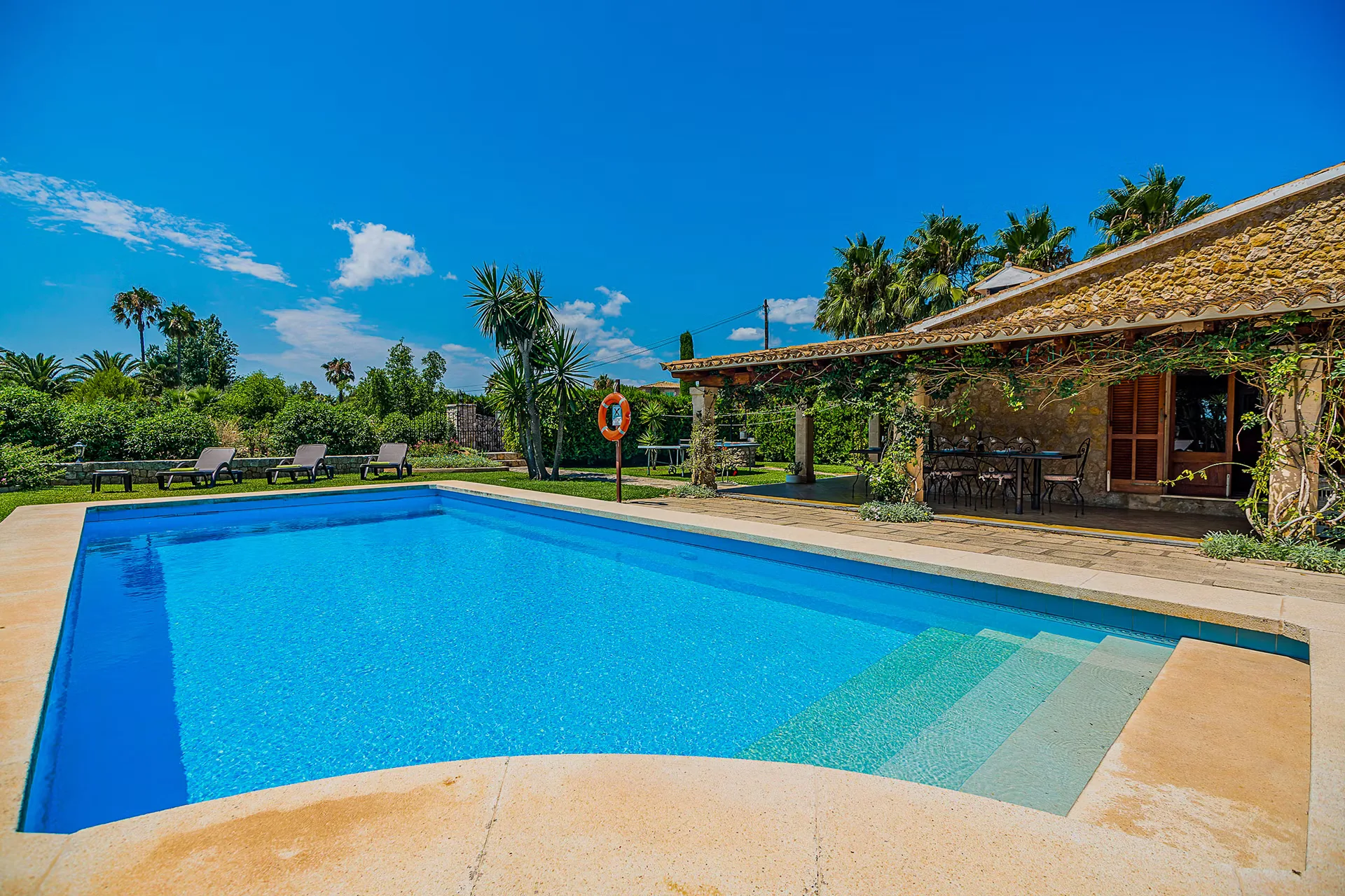 Villa Can Barretas