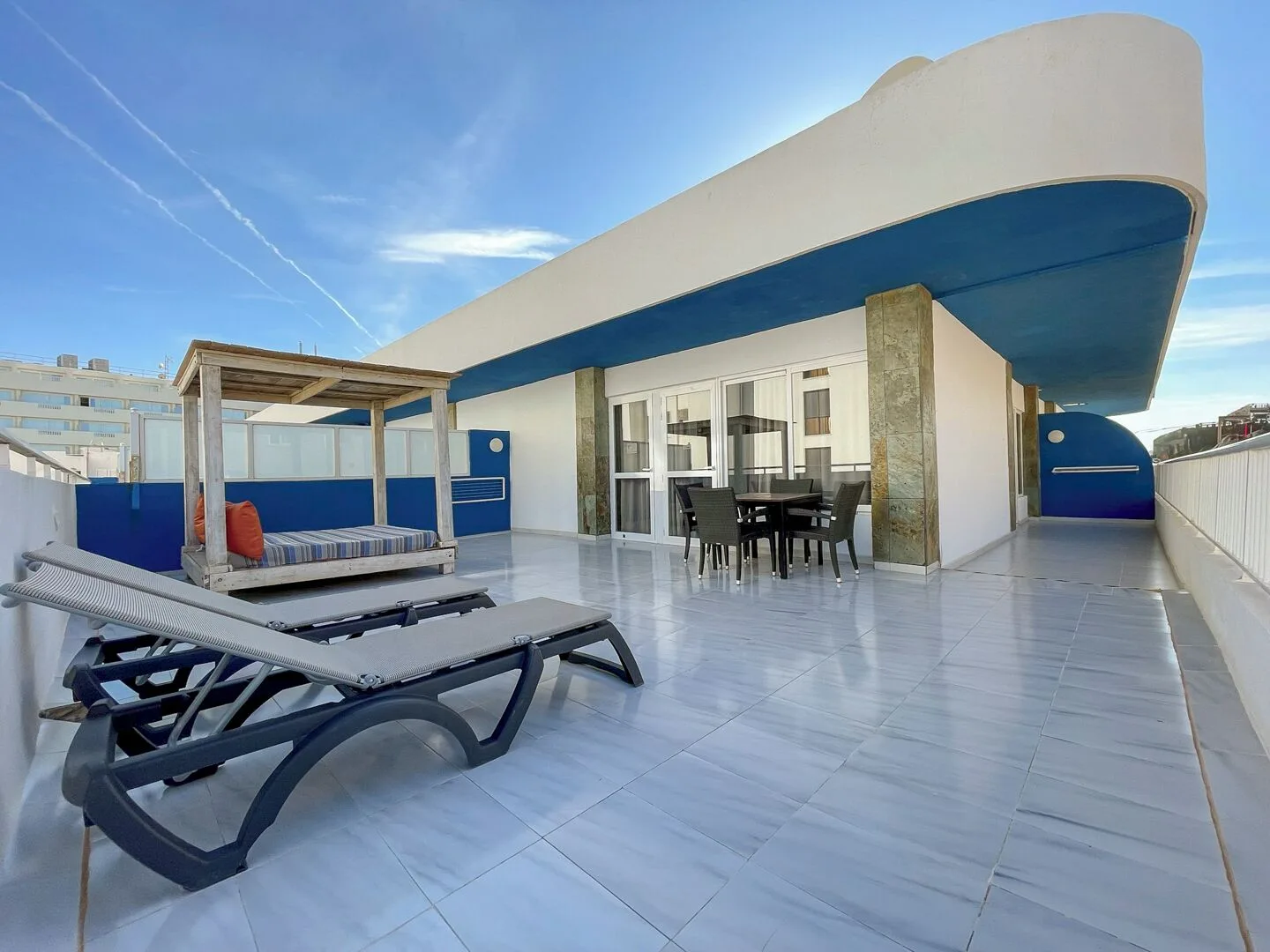 Apartamentos Cel Blau — exterior