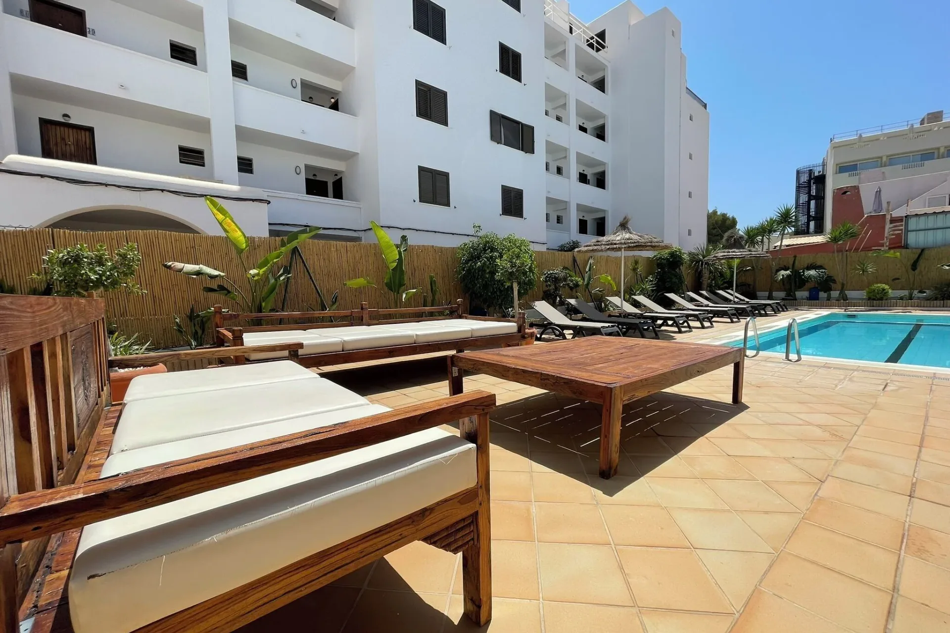 Apartamentos Cel Blau — pool