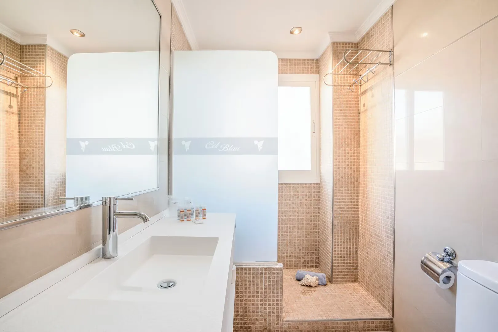 Apartamentos Cel Blau — room