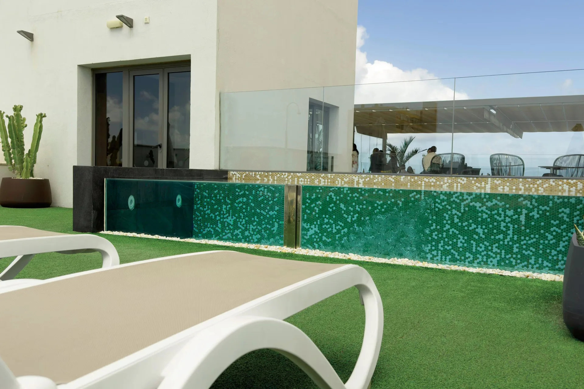 Design Plus Bex Hotel — pool