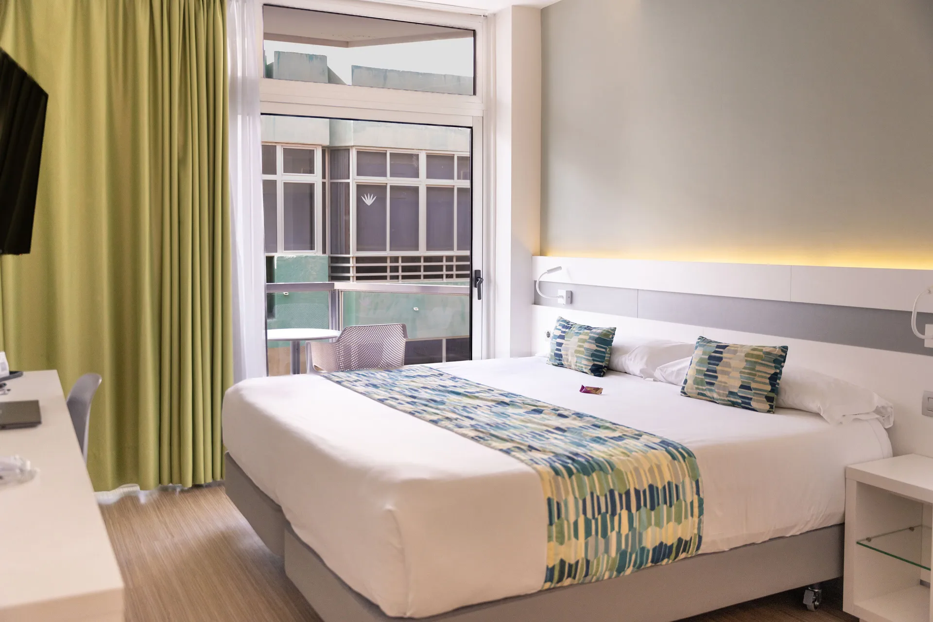 Hotel Aloe Canteras — room