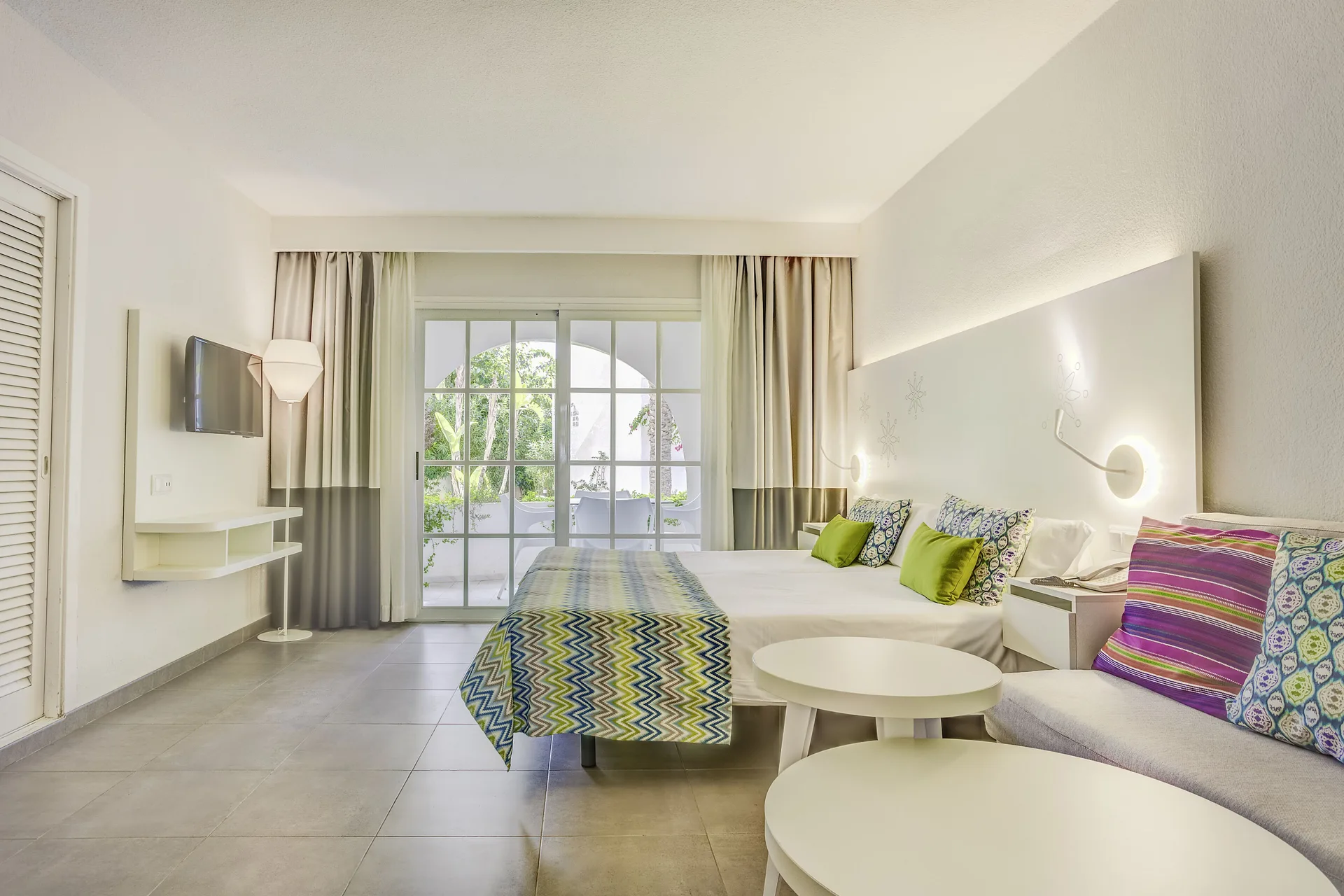 TUI MAGIC LIFE Cala Pada — room