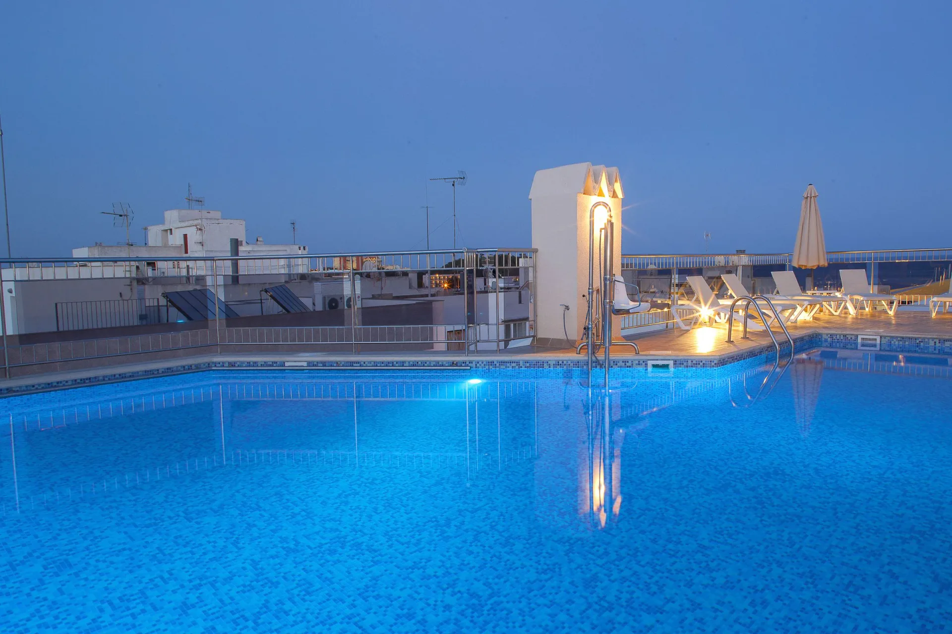 Duquesa Playa Aparthotel — pool