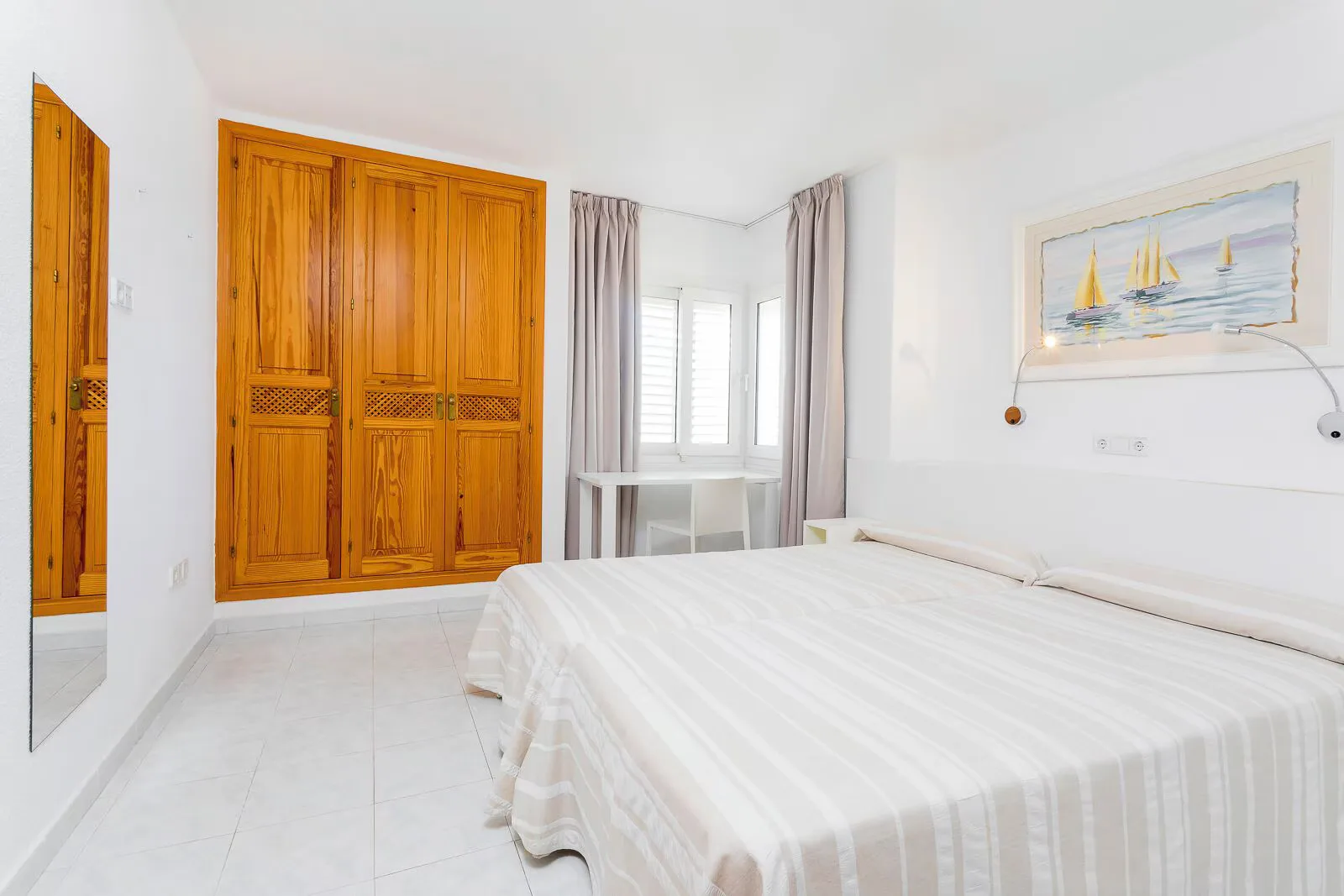 Duquesa Playa Aparthotel — room