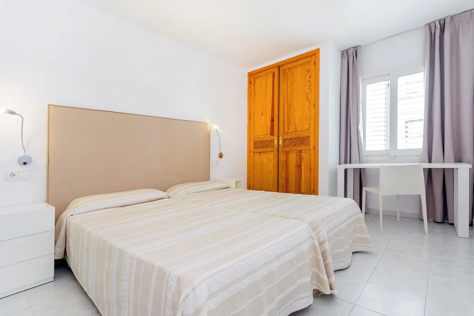 Duquesa Playa Aparthotel — room