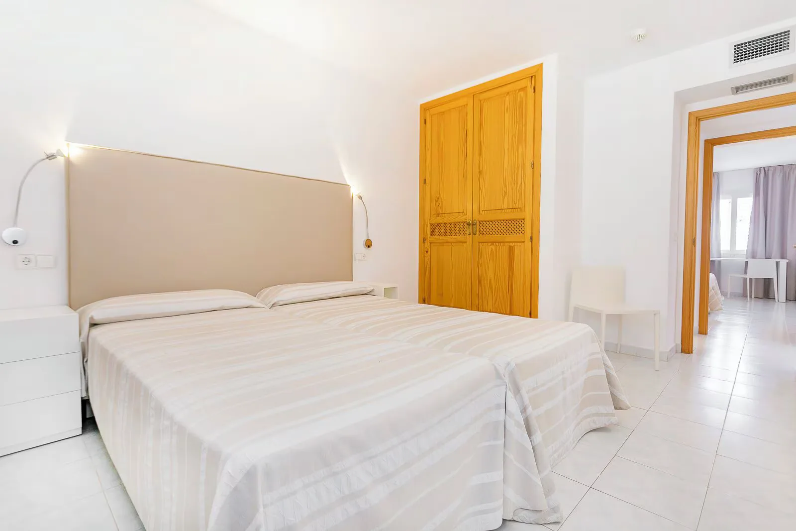 Duquesa Playa Aparthotel — room