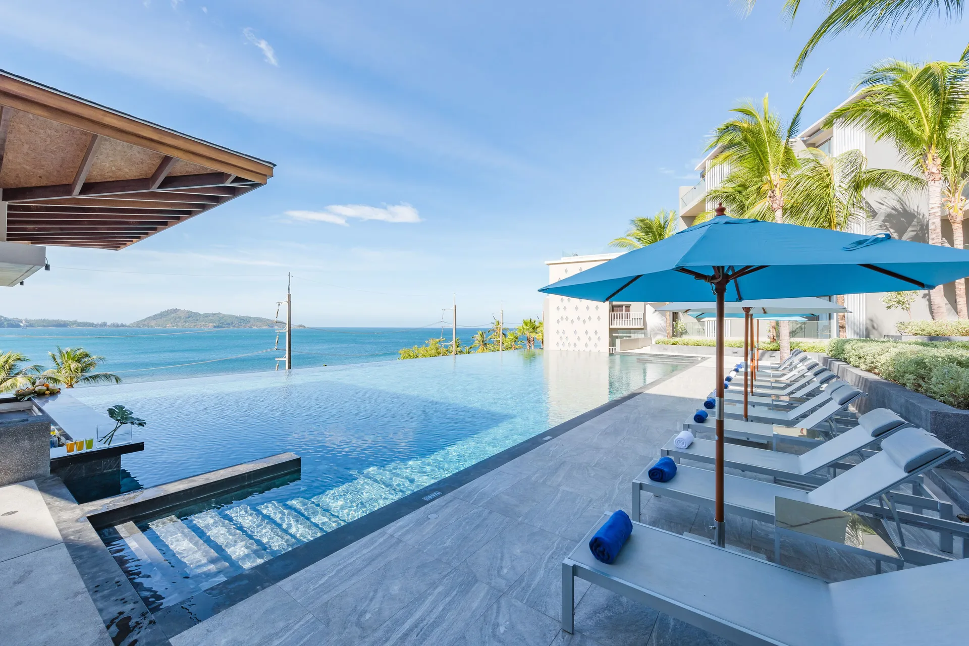 Oceanfront Beach Resort — pool