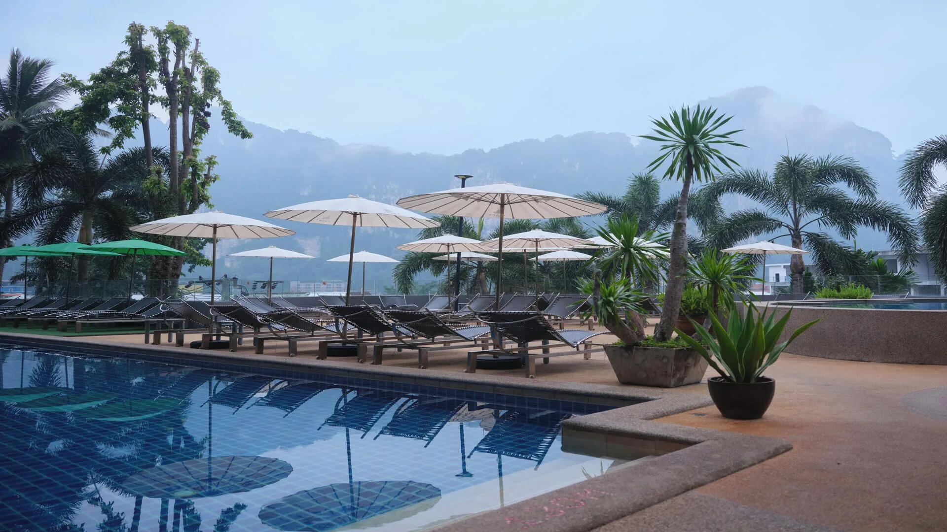Krabi Chada Resort — pool