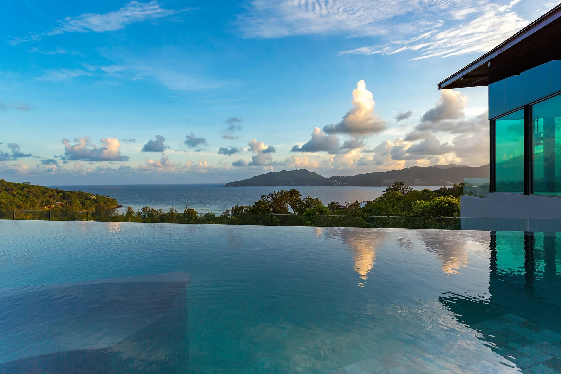 Crest Resort & Pool Villas — pool