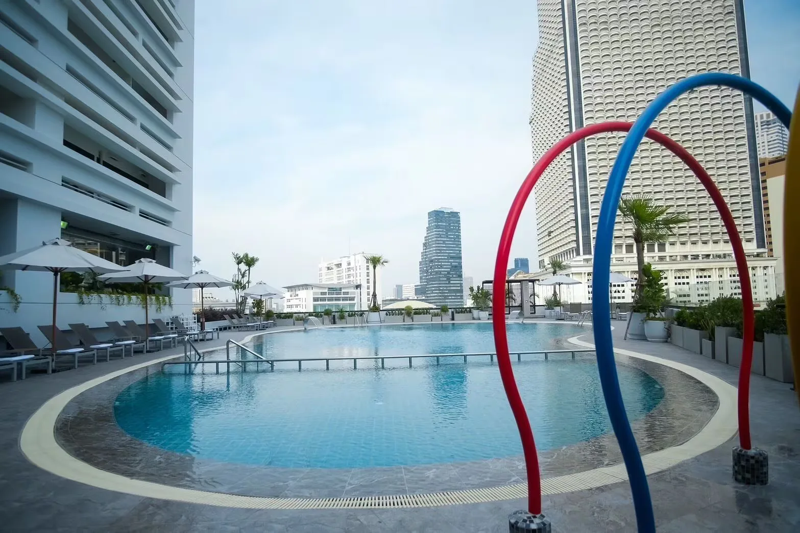 Centre Point Plus Hotel Silom — pool