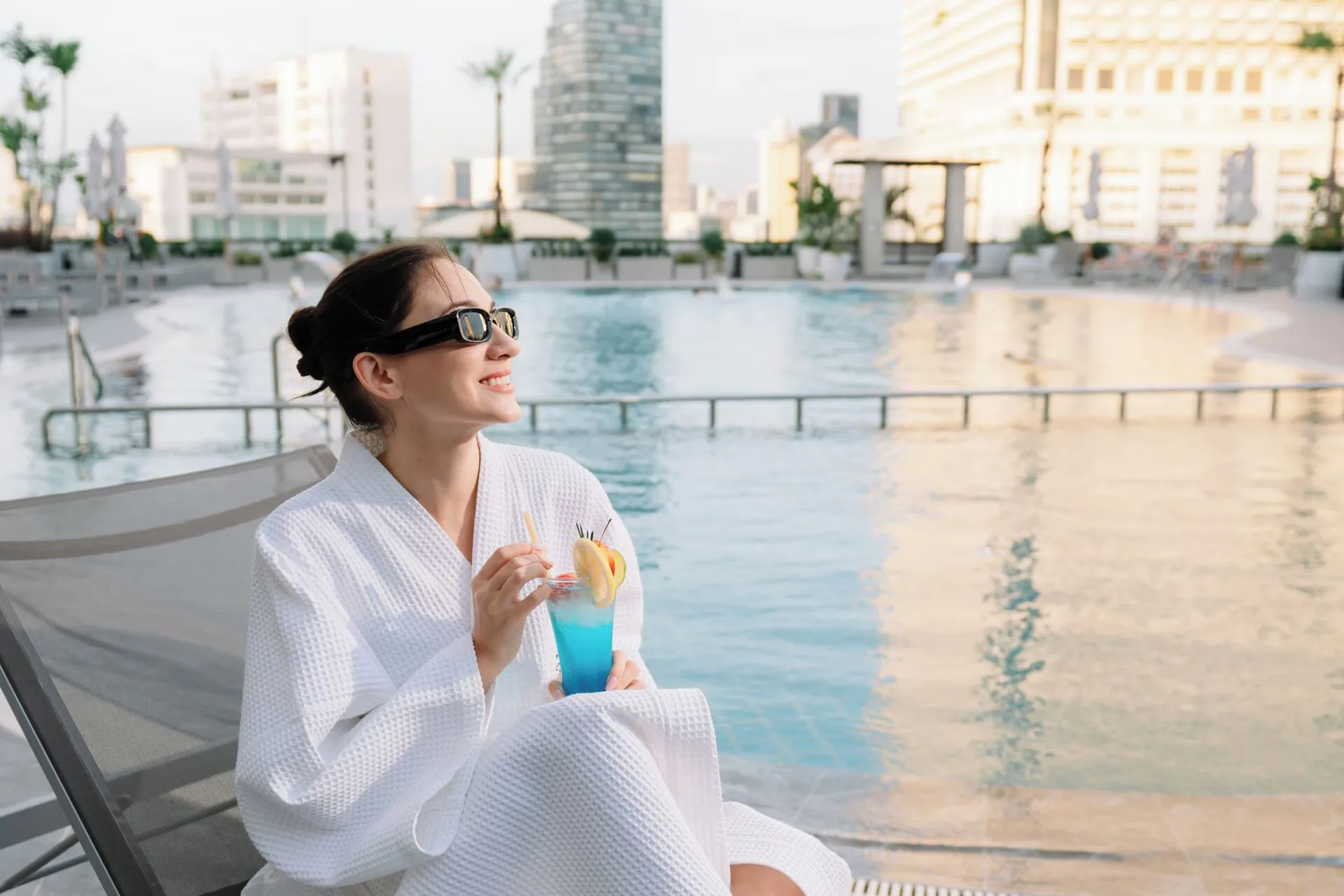 Centre Point Plus Hotel Silom — pool