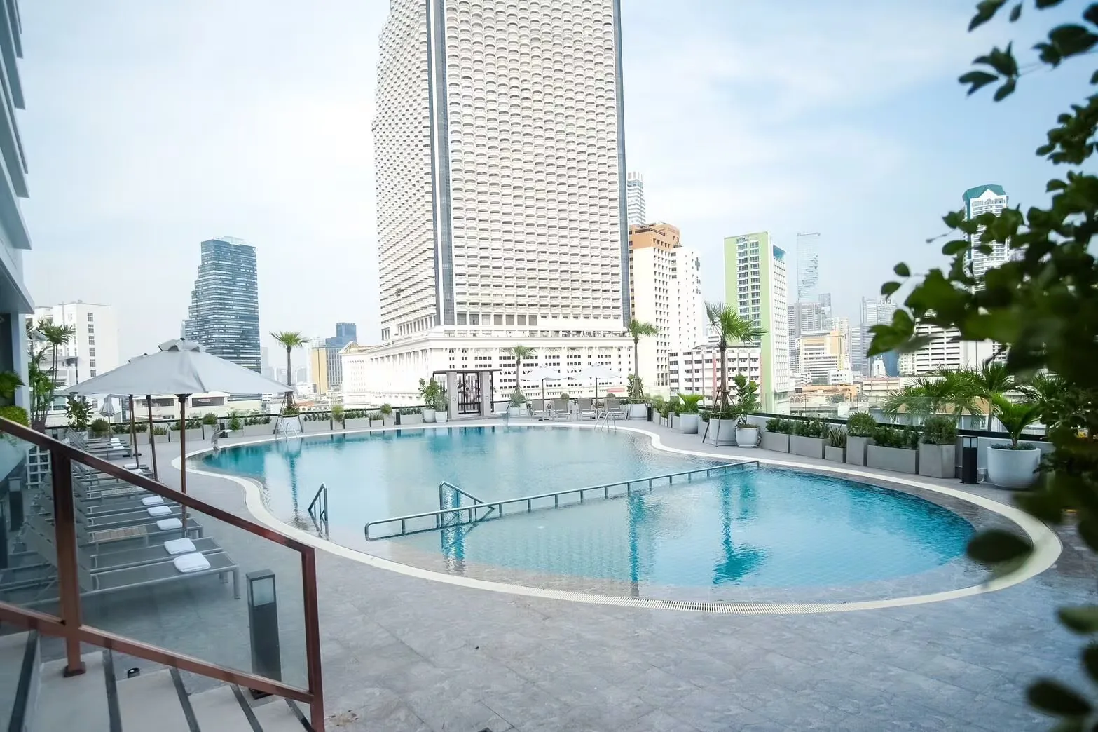 Centre Point Plus Hotel Silom — pool