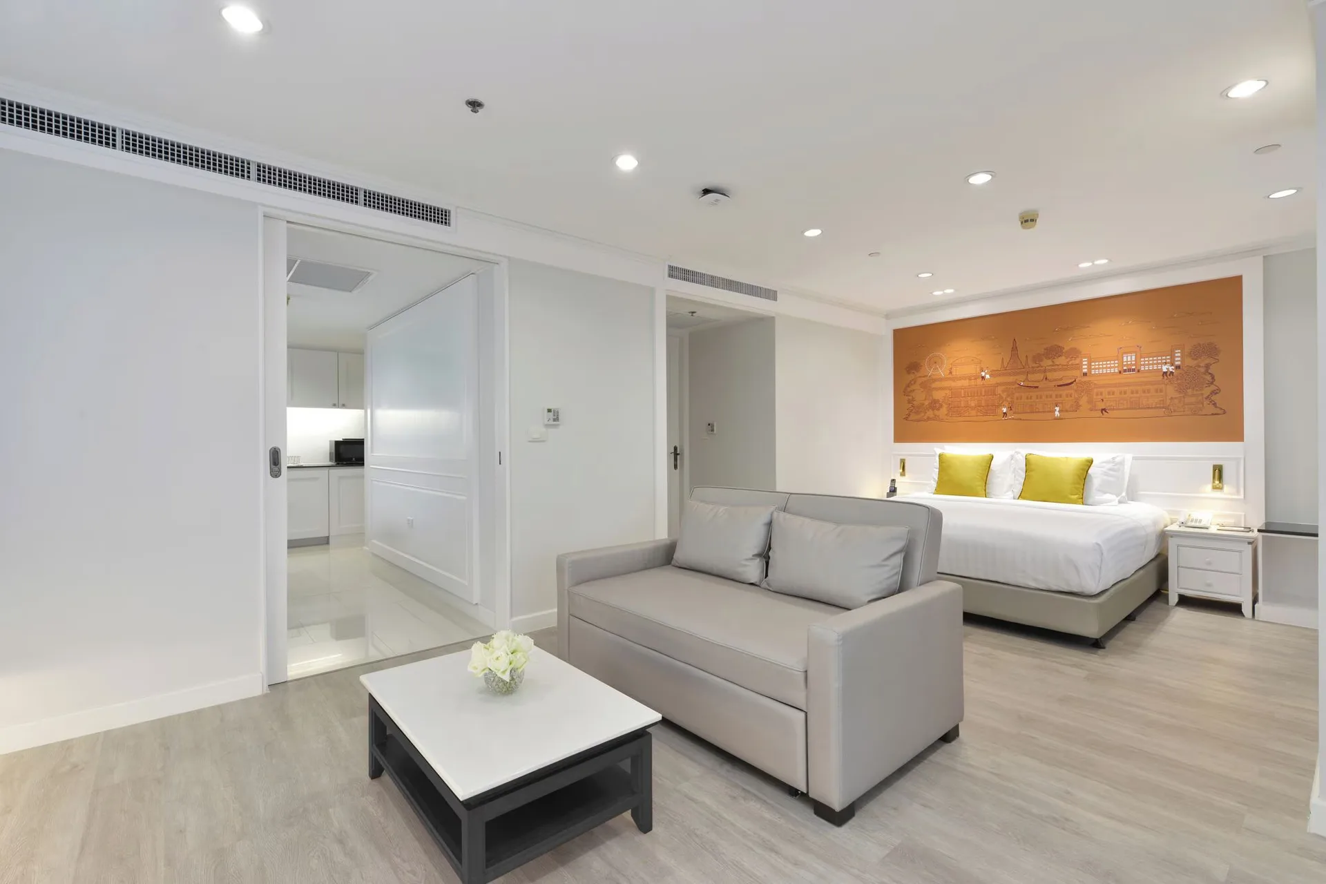 Centre Point Plus Hotel Silom — room