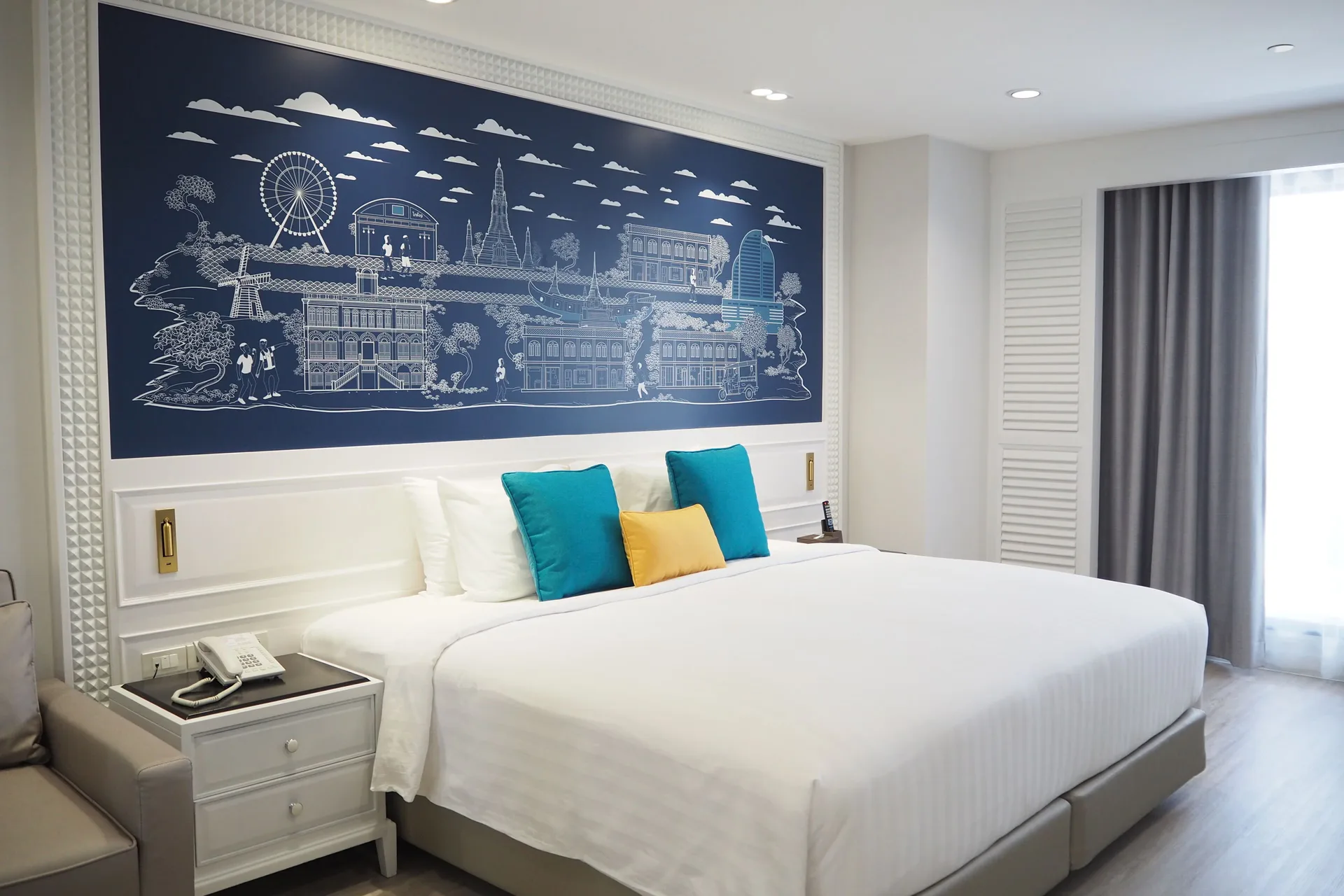 Centre Point Plus Hotel Silom — room