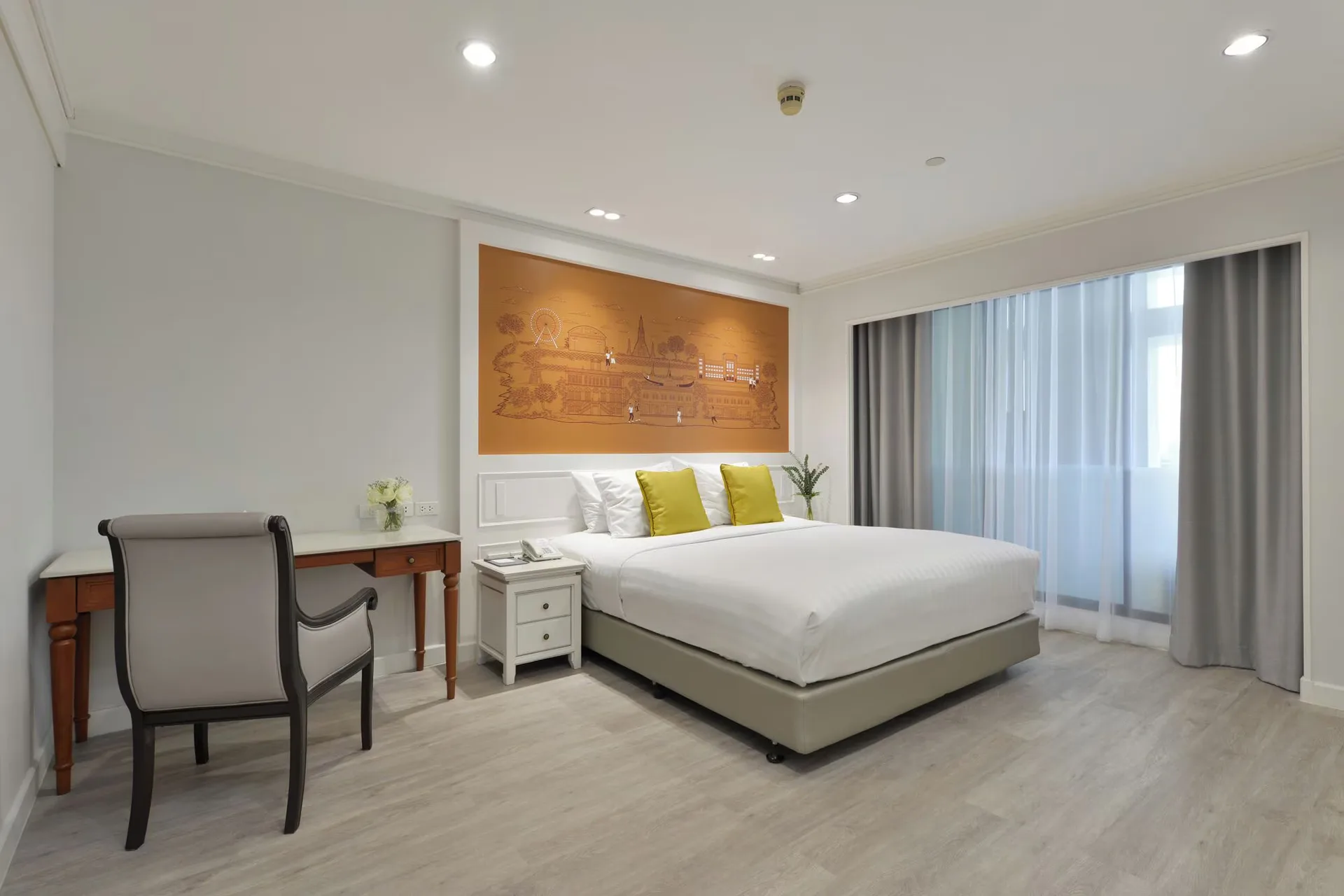 Centre Point Plus Hotel Silom — room