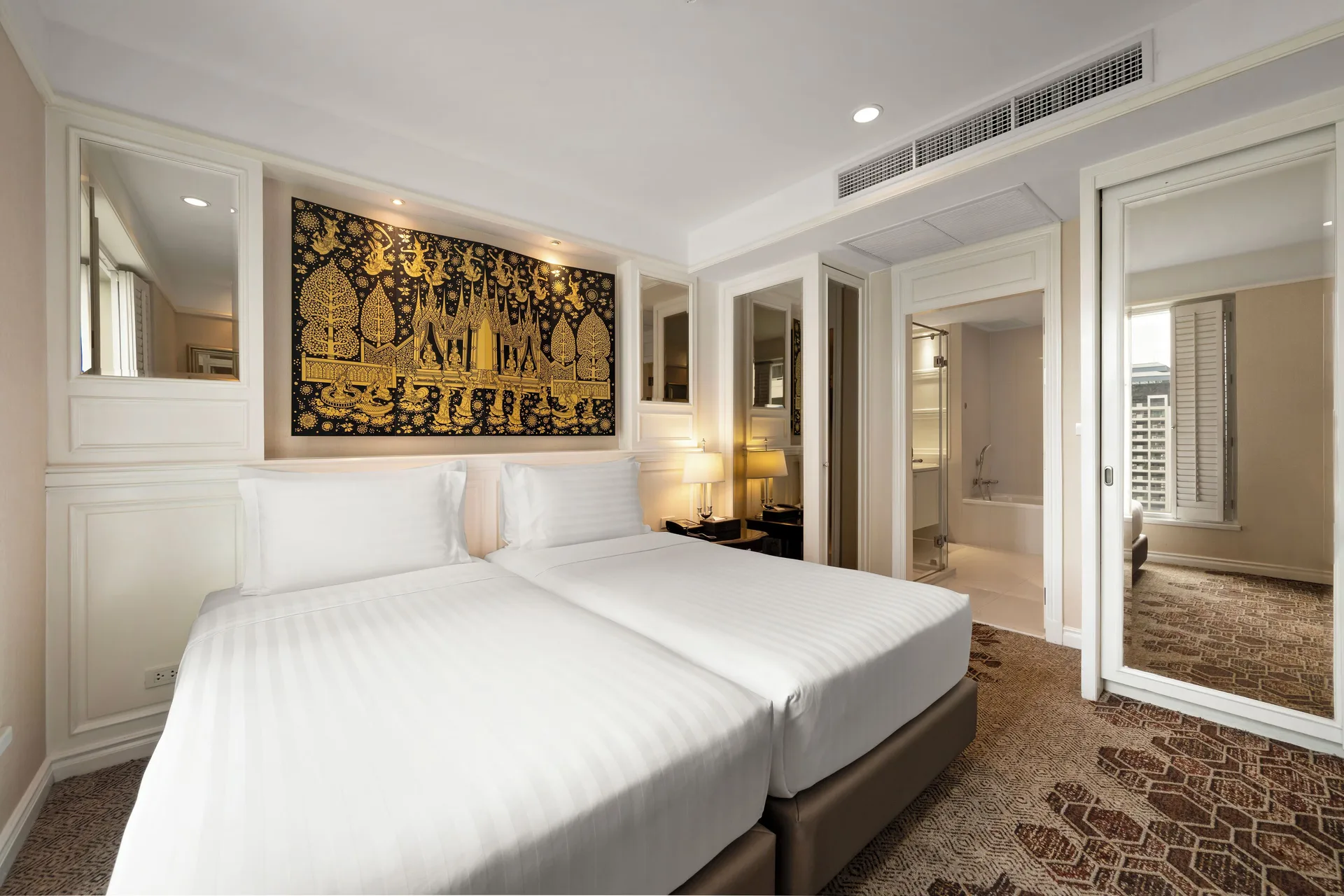 Grande Centre Point Ratchadamri — room