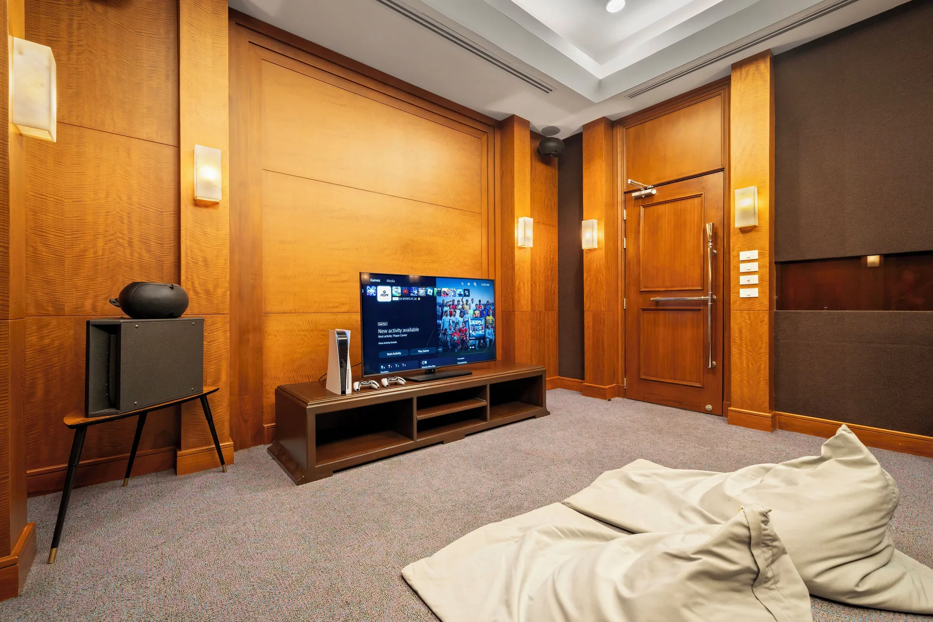 Grande Centre Point Ratchadamri — room