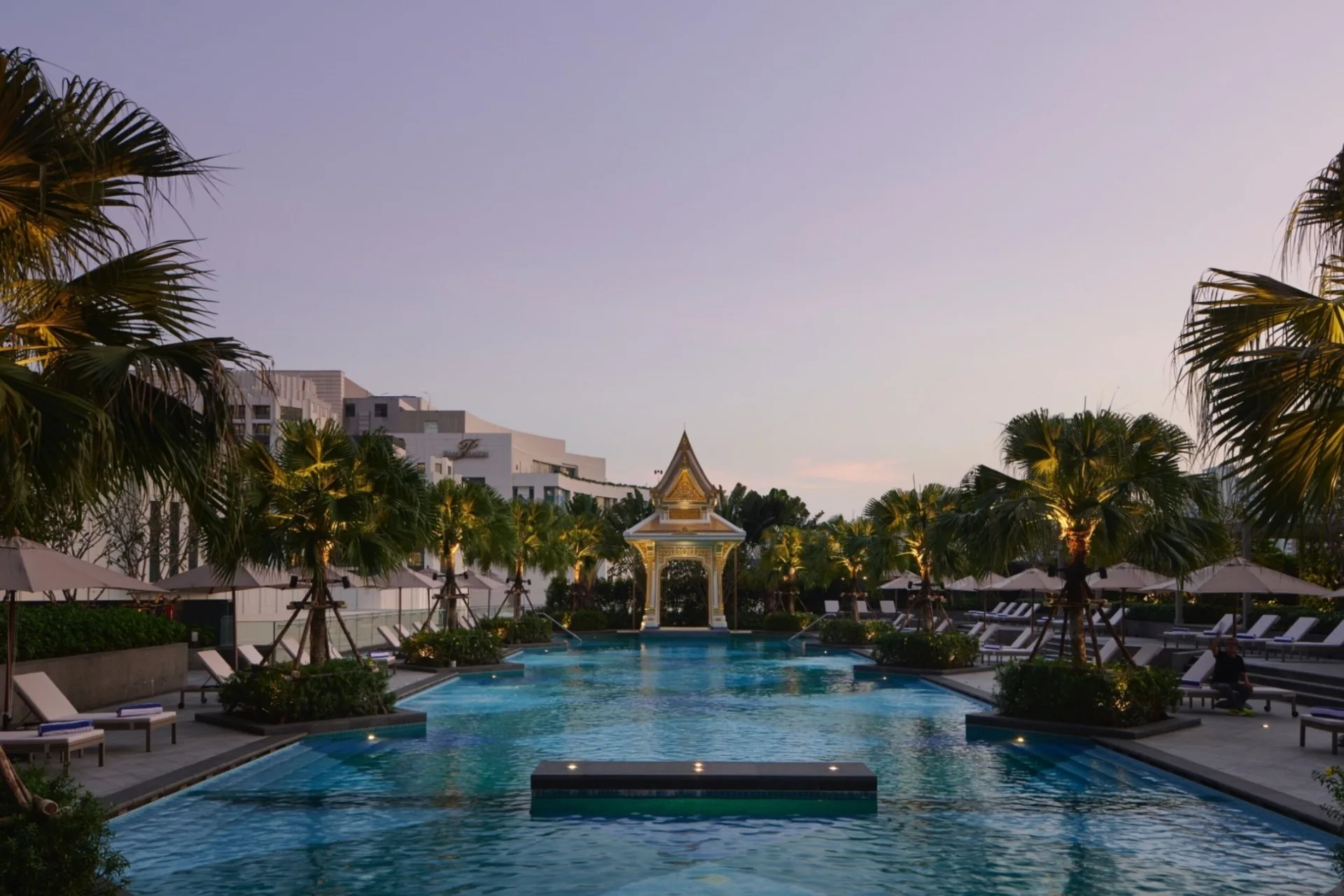 Chatrium Grand Bangkok — pool