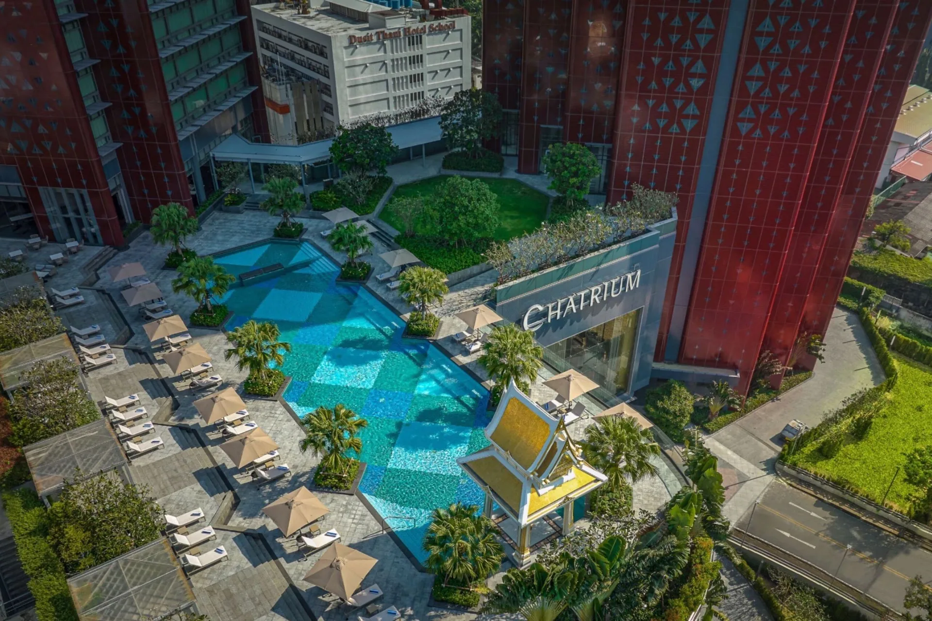 Chatrium Grand Bangkok — pool
