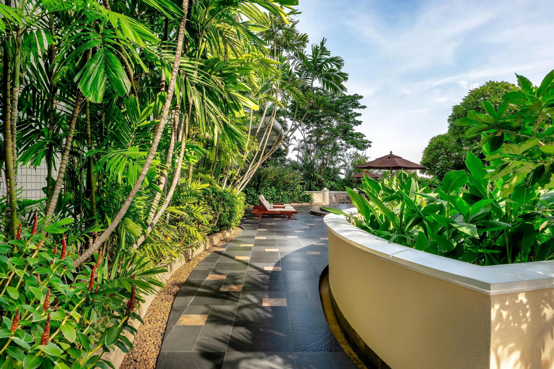 Conrad Bangkok — pool