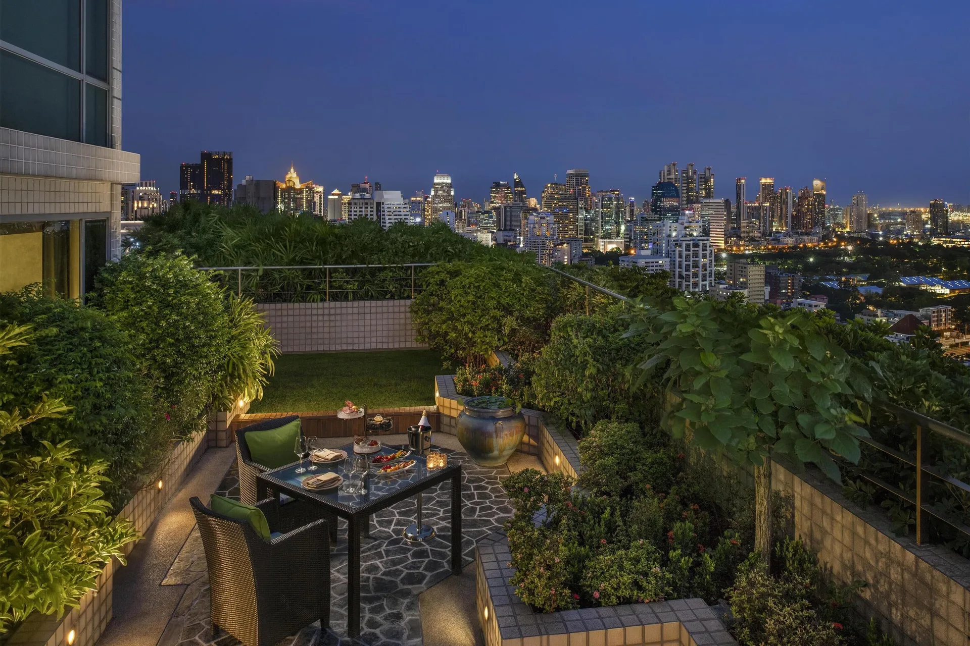 Conrad Bangkok — restaurant