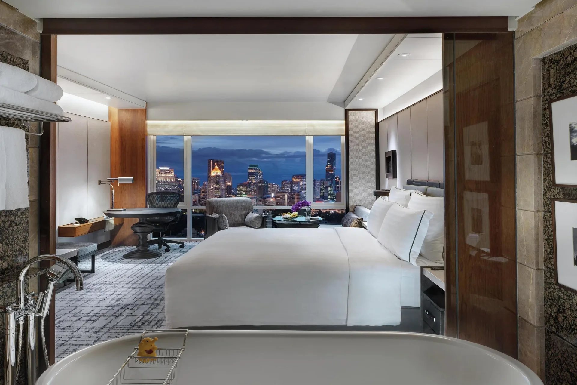 Conrad Bangkok — room