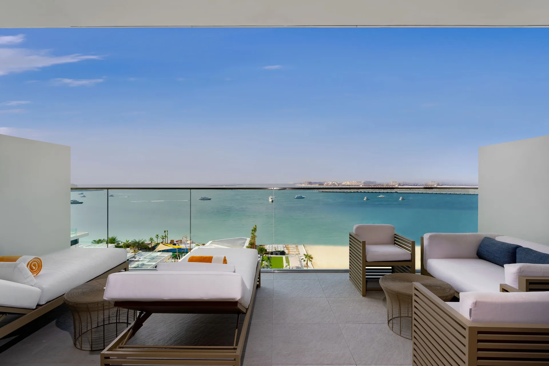 FIVE LUXE — beach