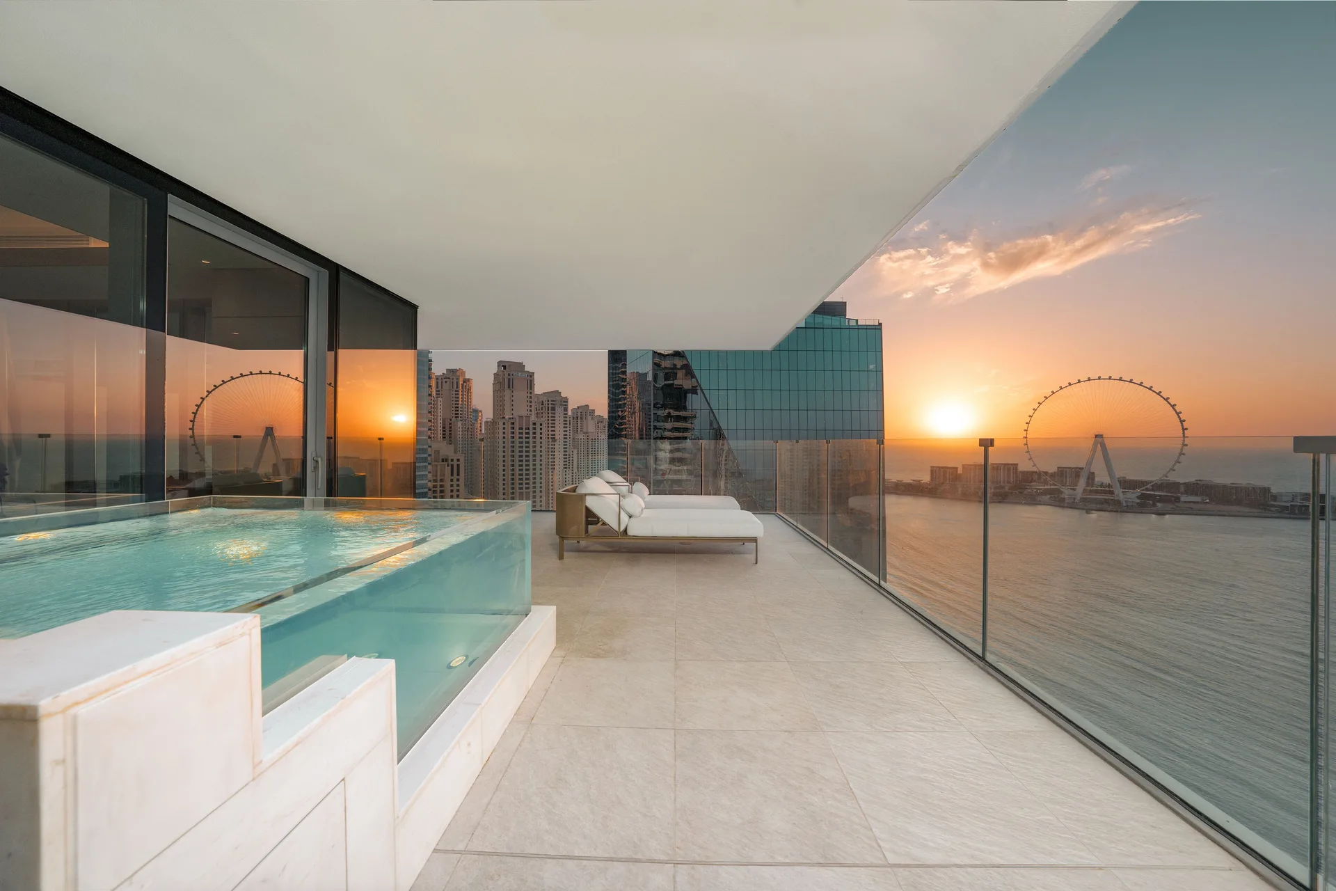 FIVE LUXE — pool