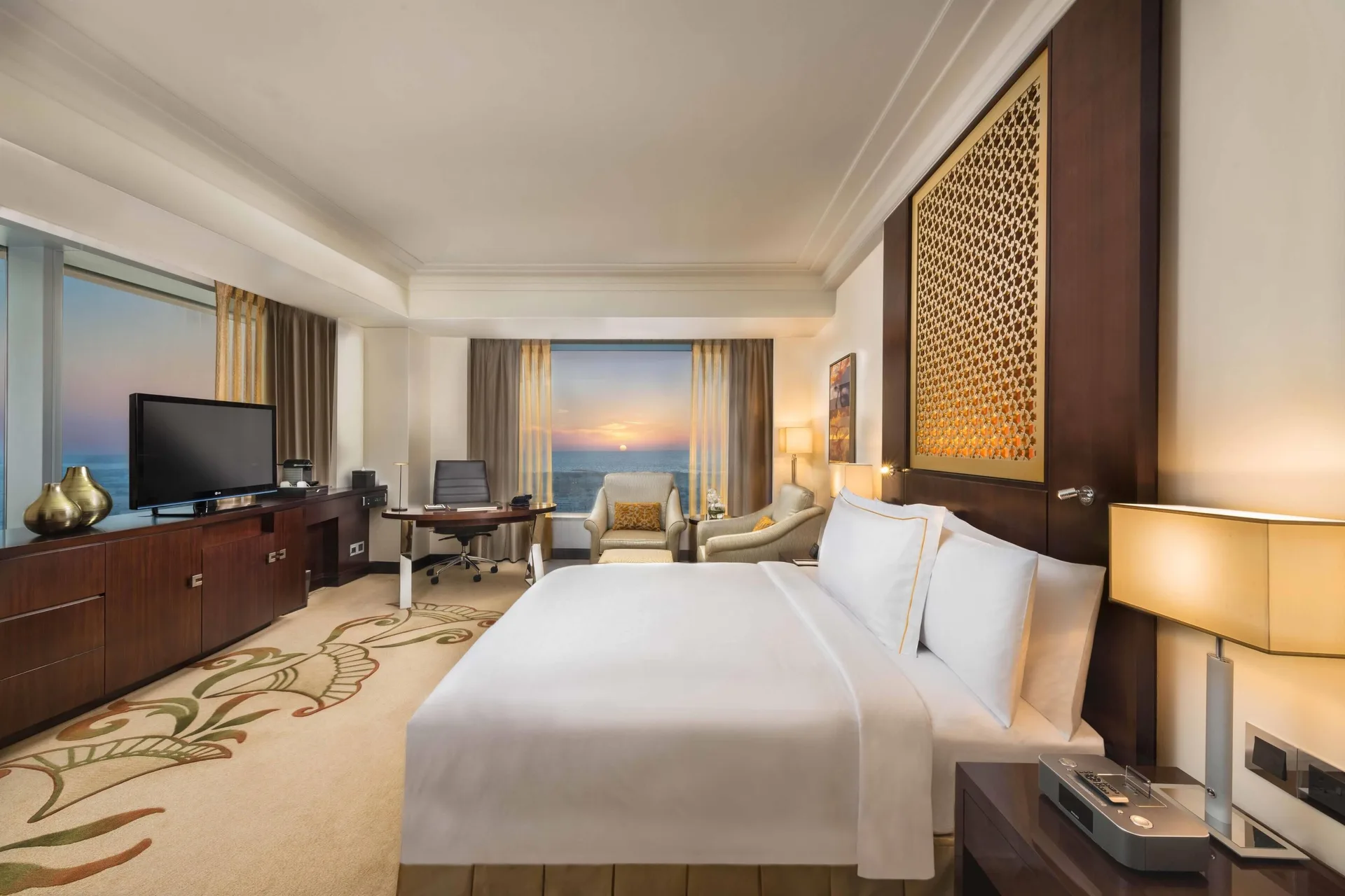 Conrad Dubai — room