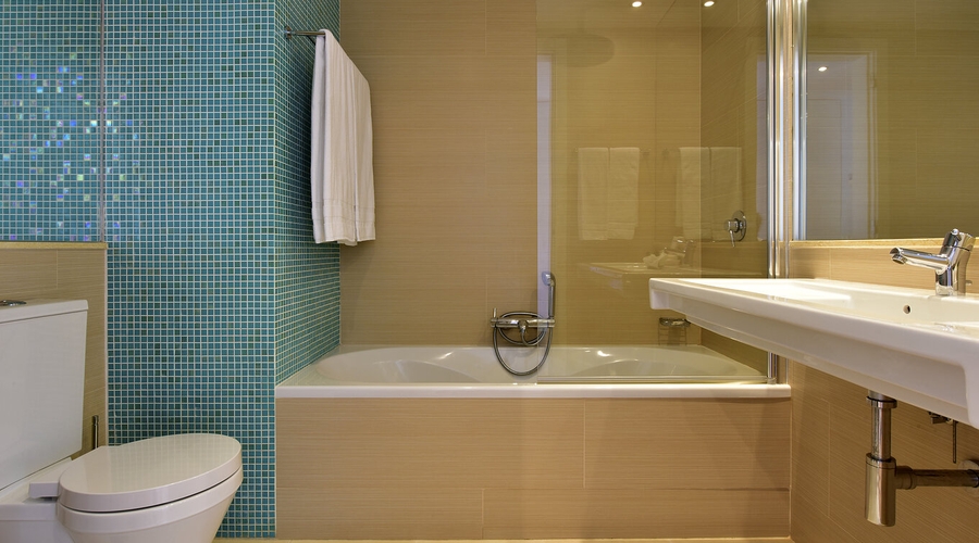 Pestana Dom Joao II Beach & Golf Resort — bathroom