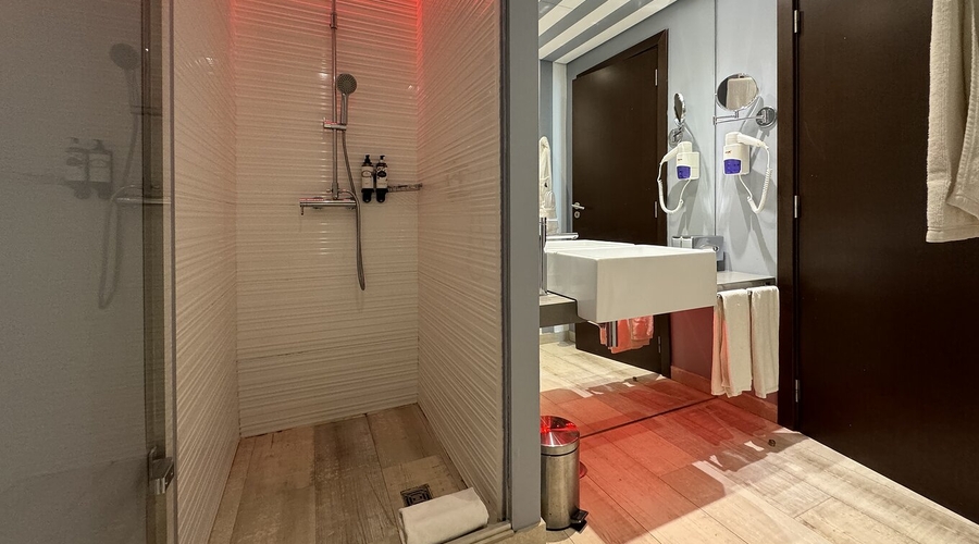 Pestana Alvor South Beach — bathroom