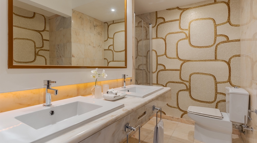 Pestana Alvor Praia — bathroom