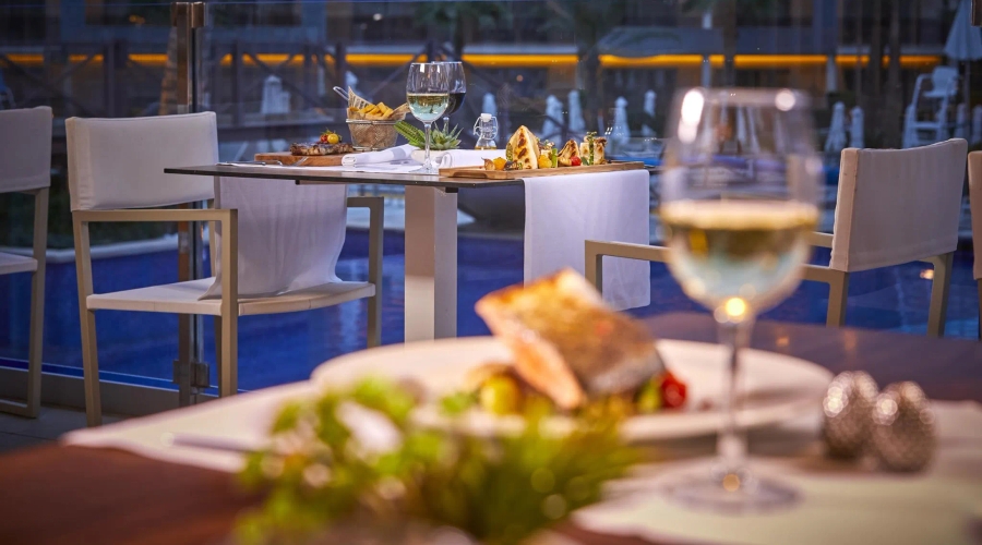 Zafiro Palace Palmanova — restaurant