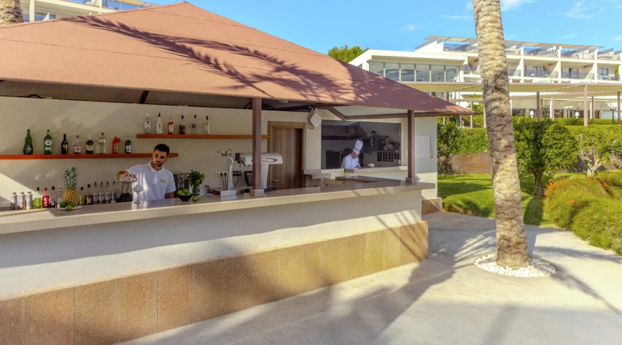 Zafiro Palace Palmanova — bar