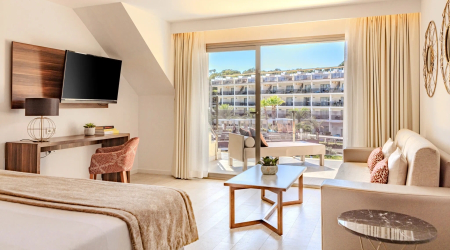 Zafiro Palace Palmanova — room