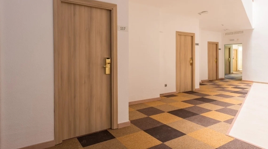 Hotel Best Delta — lobbyHallway