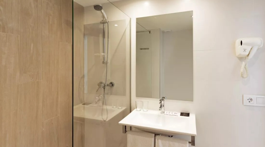HSM Calas Park — bathroom