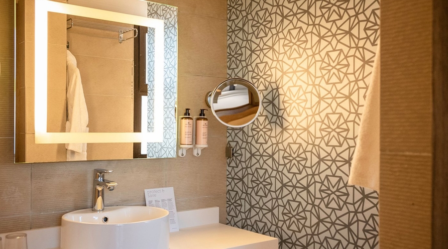 Barcelo Palmeraie — bathroom