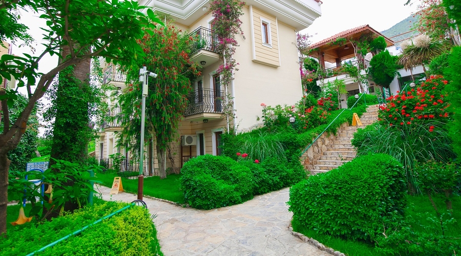 Yel Holiday Resort — garden