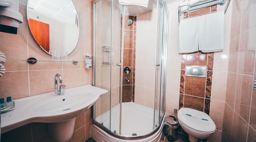 Yel Holiday Resort — bathroom