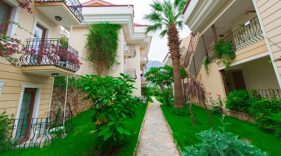 Yel Holiday Resort — garden
