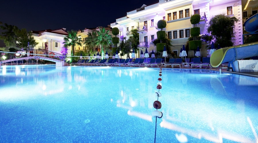 Yel Holiday Resort — pool