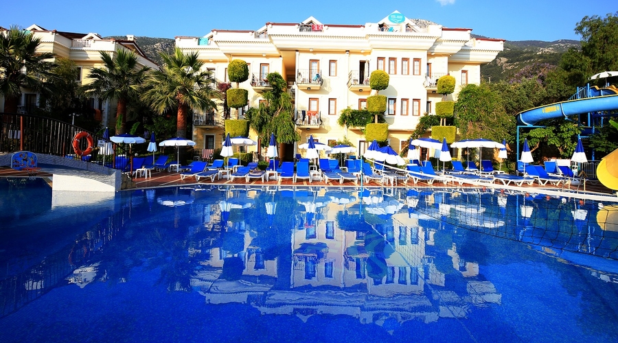 Yel Holiday Resort — pool