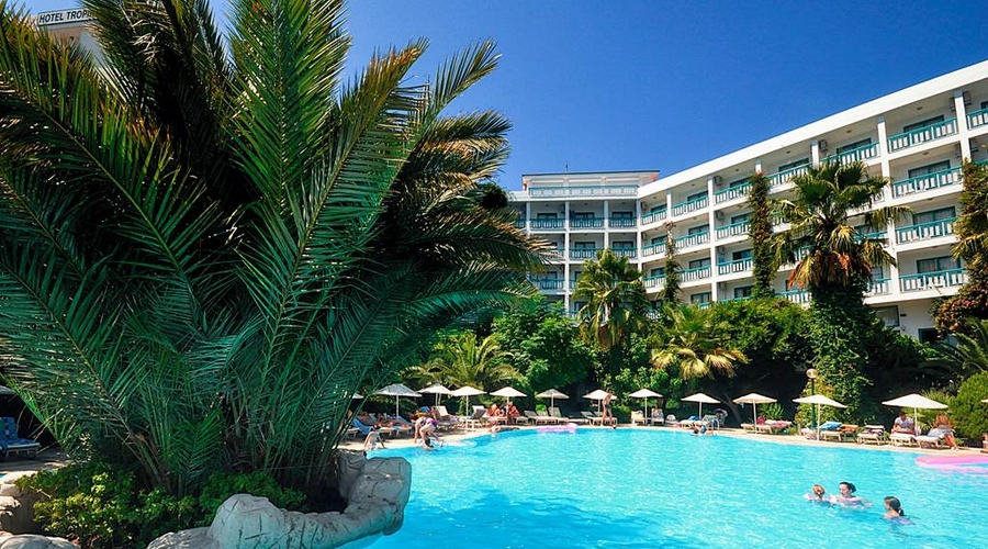 Tropical Beach Hotel — pool