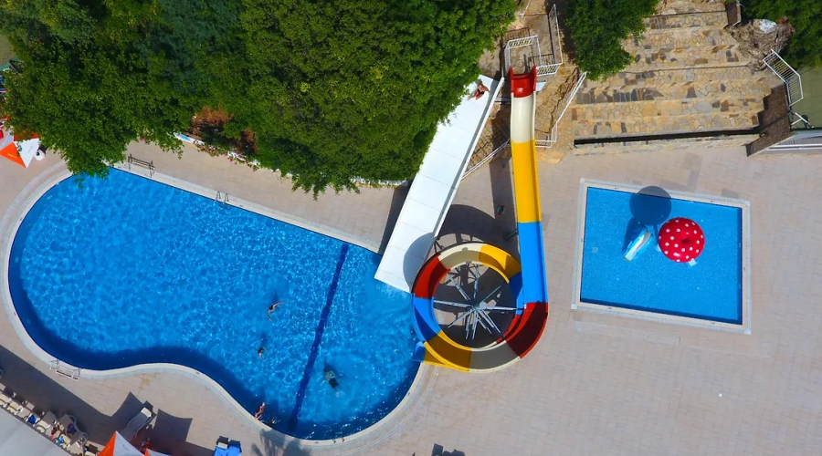 Mirage World — pool