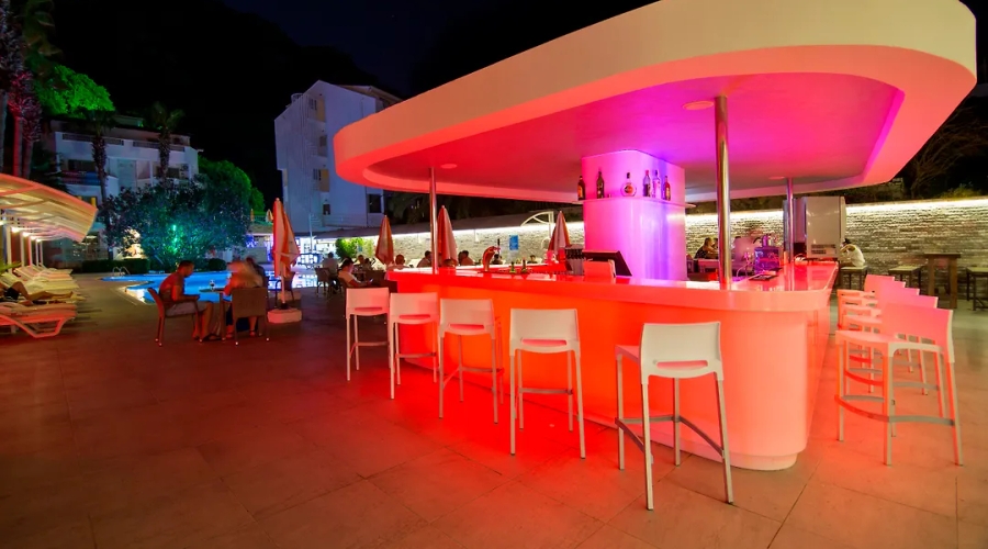 Mirage World — bar
