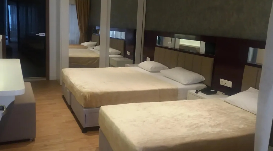 Mirage World — room