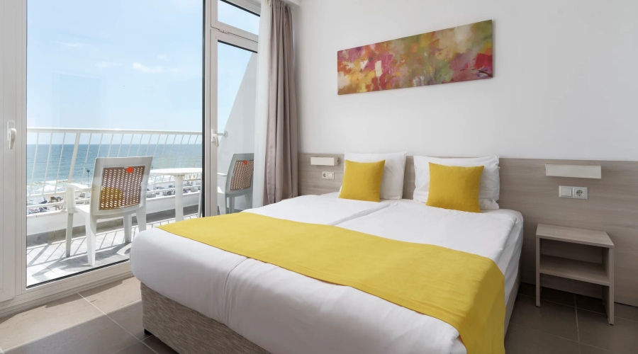 AluaSun Helios Beach — room